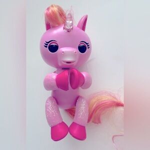 Fingerlings Interactive Unicorn Finger Puppets - Pink